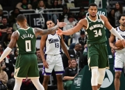 开云在线直播-雄鹿完胜76人，欧文扛起全队