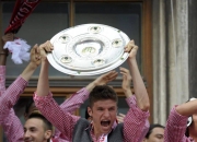 开云官方app入口-包含美国完胜英格兰，穆勒完成帽子戏法的词条