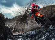 开云体育APP下载-年度焦点之战之夜，阿劳霍压制级发挥，定义现代防守艺术