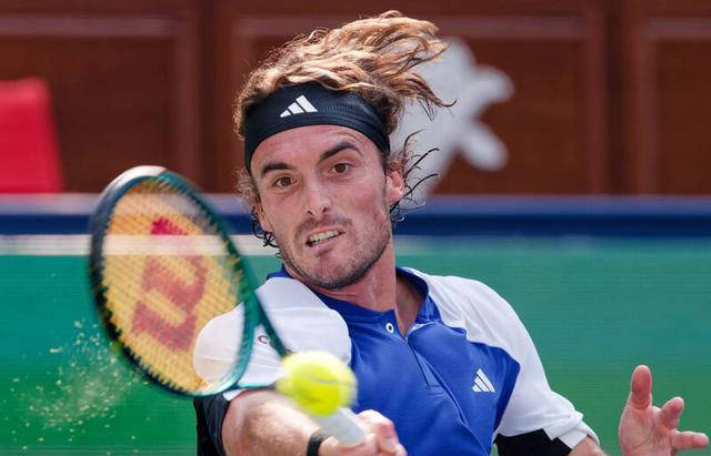 包含西班牙网球队绝地反击德国网球队，西西帕斯爆发神勇的词条