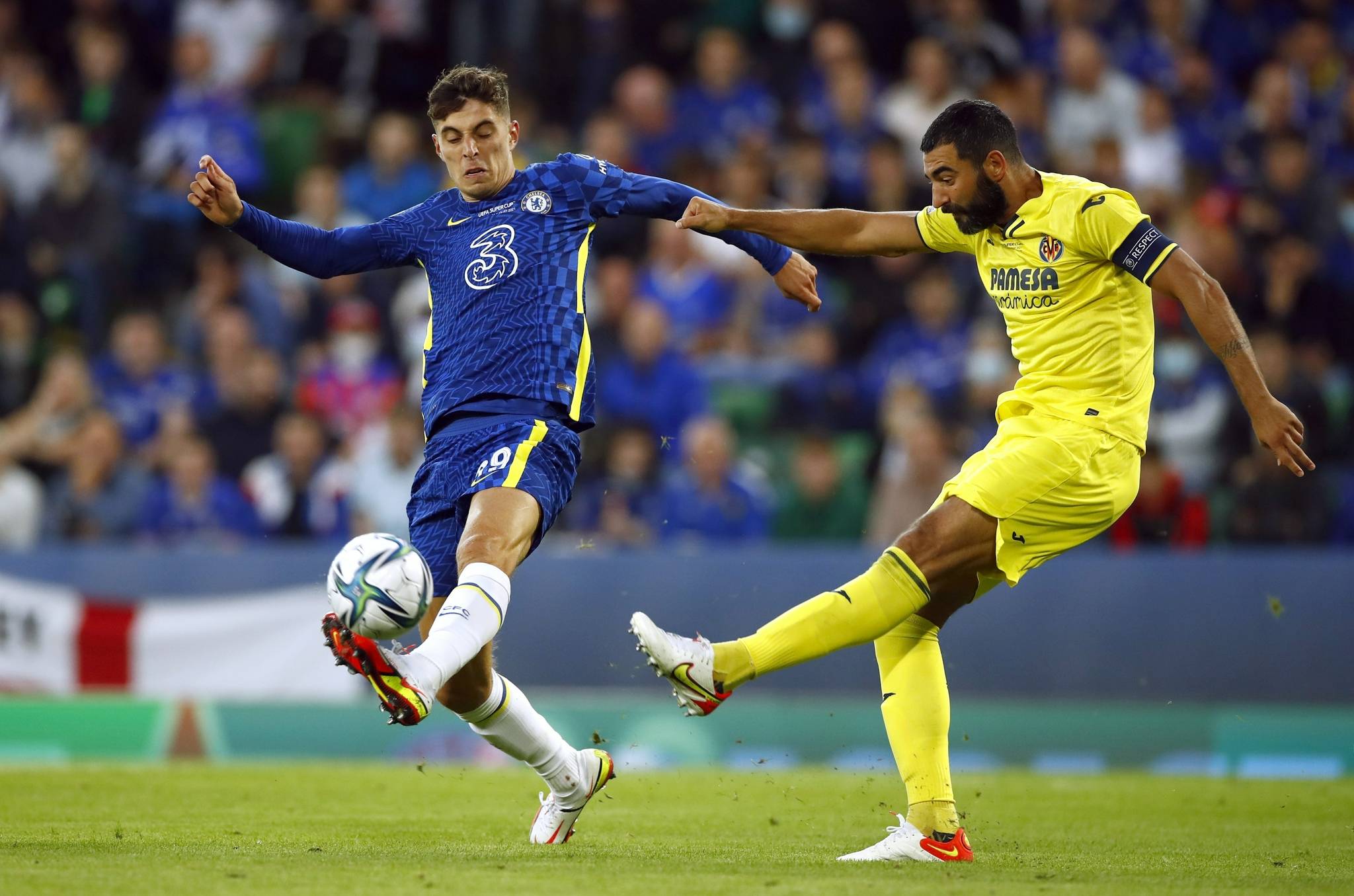 切尔西大胜对手,追逐领头羊 切尔西大胜对手,追逐领头羊