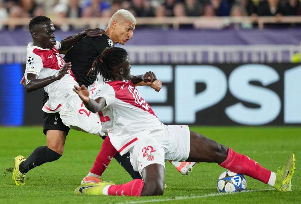 国际米兰门将神勇扑救力保平局的简单介绍