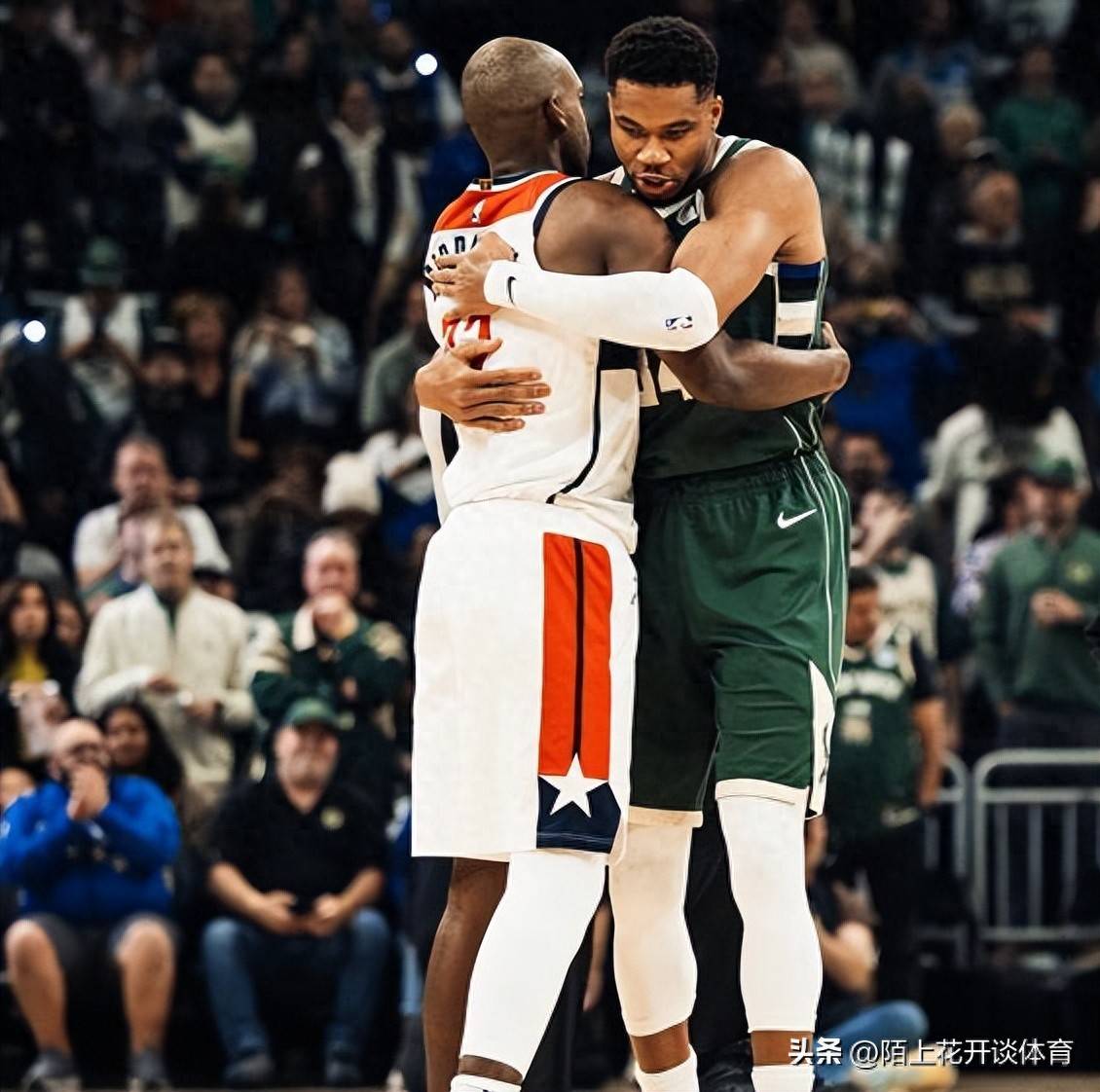 雄鹿客场告捷，米德尔顿砍下+