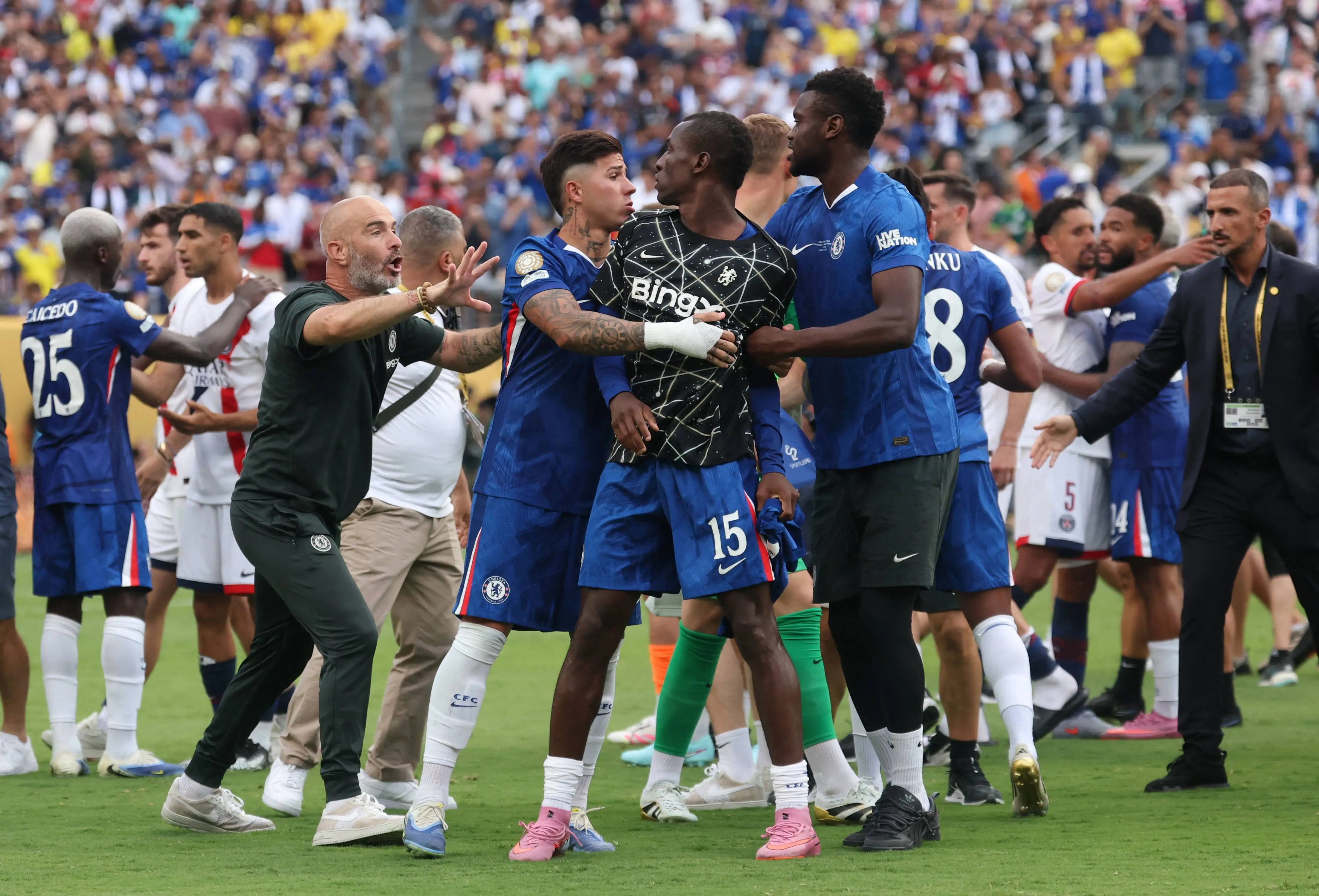 切尔西客场不敌阿森纳,失去领先 切尔西客场不敌阿森纳,失去领先