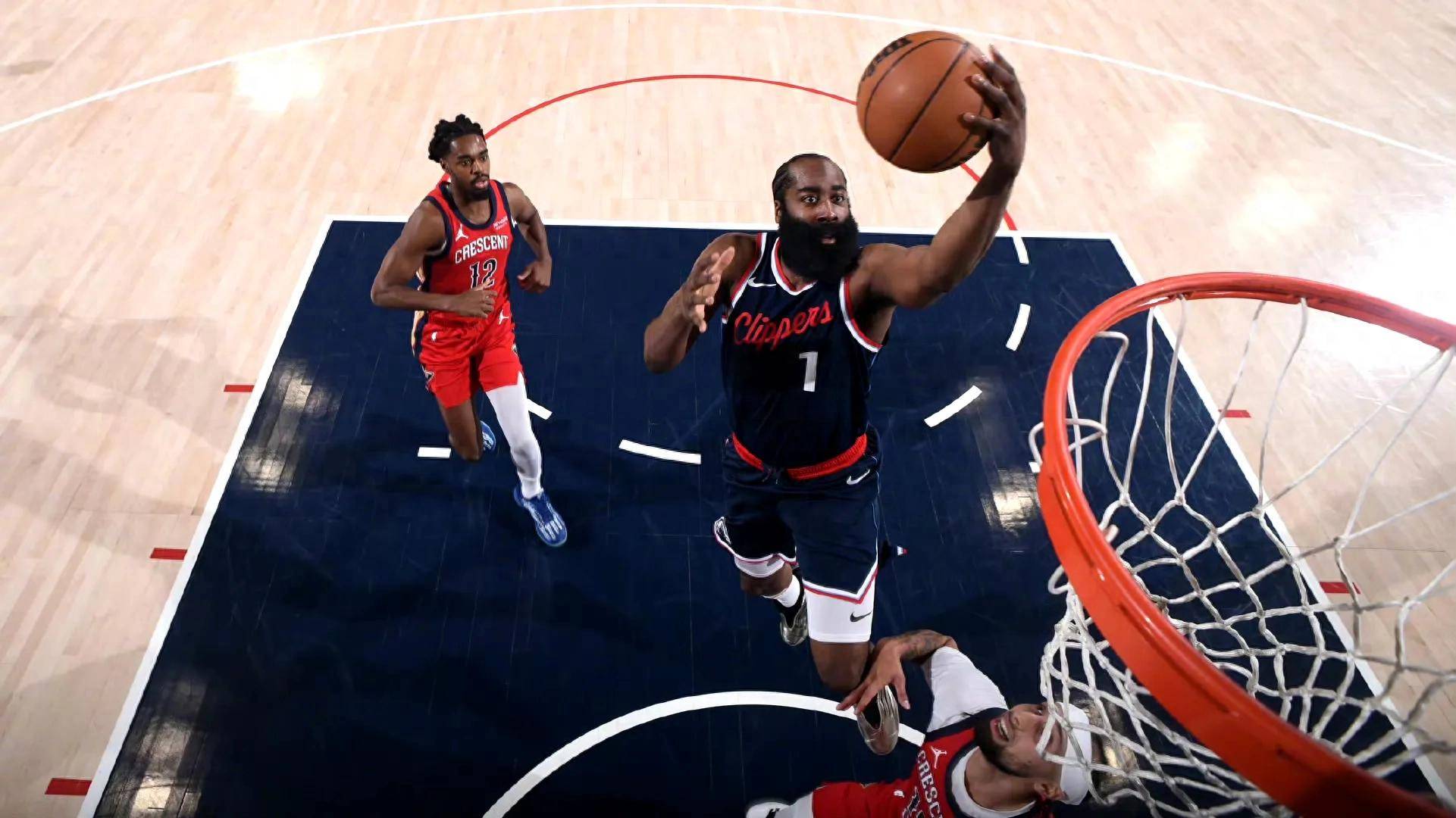 勇士双塔联手，击败快船豪取七连胜