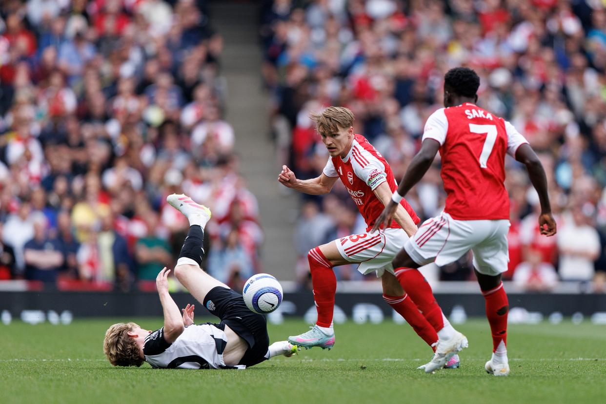 韩国逆转阿森纳,加维带队取胜 韩国逆转阿森纳,加维带队取胜