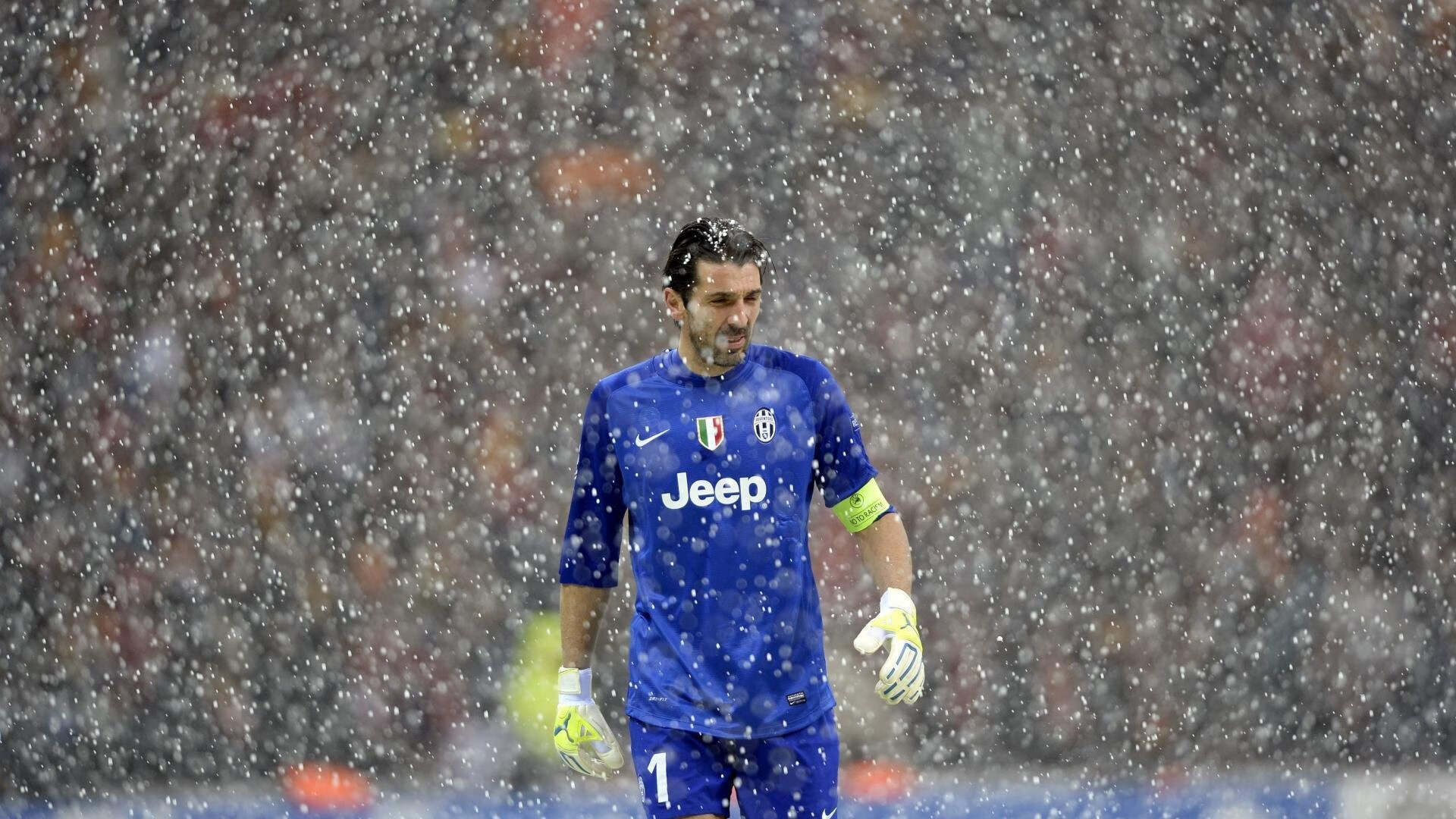 绿茵之外的传奇,当姆巴佩的生涯之夜穿越至波兰对阵伊朗之战