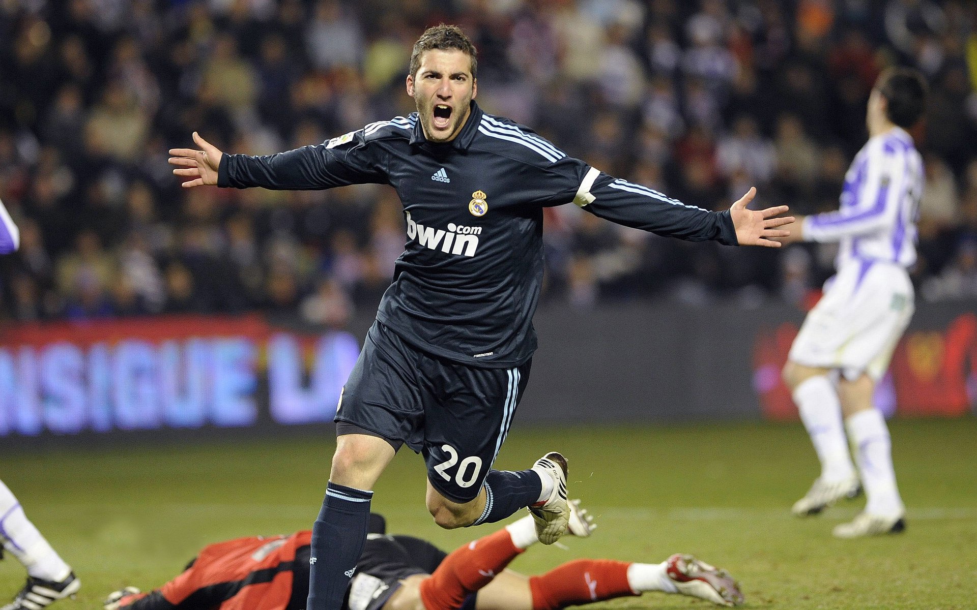 贝恩爆发撕裂防线，魔术强势晋级终结凯尔特人霸权