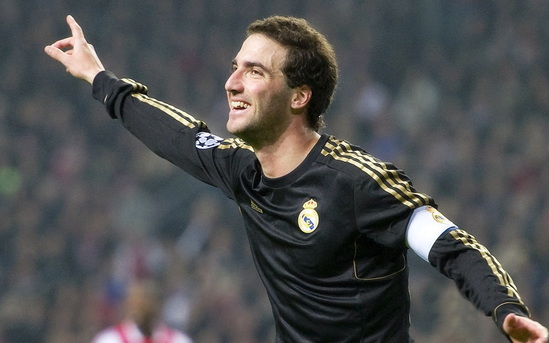 赛道新秩序，皮亚斯特里火热状态助雷诺轻取红牛